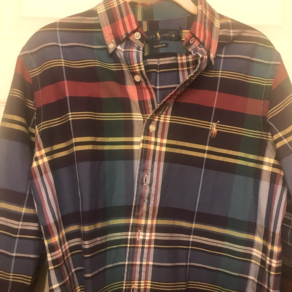 Mens Ralph Lauren long sleeve shirt, classic fit.